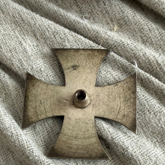 Black and Silver Cross Badge - Picture 2 of 6